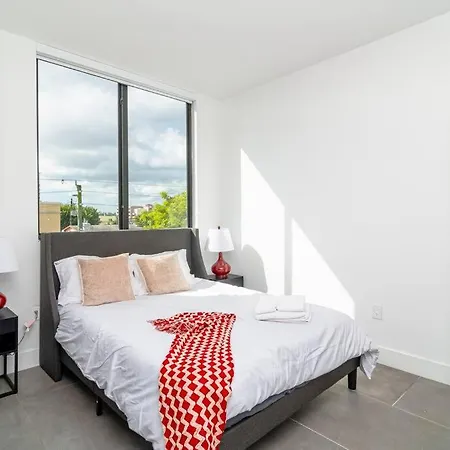Miami 2Br Getaway With King Beds Near Marlins Park & Calle Ocho